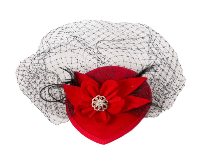 Red felt fascinator with veil - Image 2